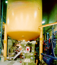 [photo of 6MV accleerator tank]